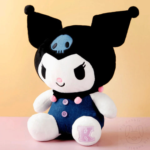 Peluche Kuromi de Sanrio con peto vaquero, 25cm, en Pig Rabbit Shop