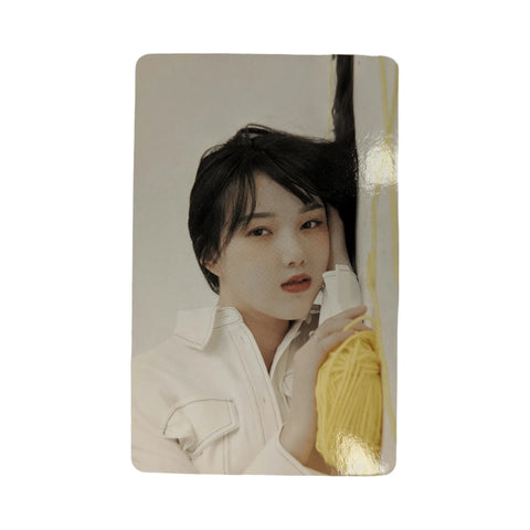 OFFICIAL PHOTOCARD GFRIEND Album LABYRINTH ( BLUE VER.) - Pig Rabbit Shop Kpop store Spain