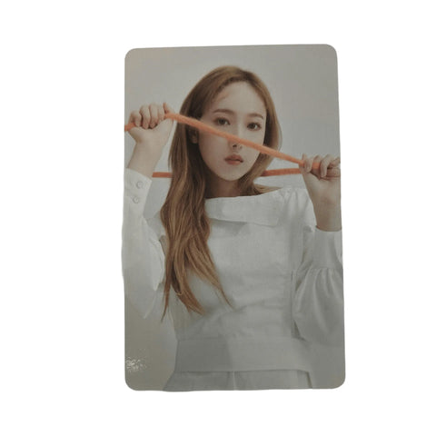 OFFICIAL PHOTOCARD GFRIEND Album LABYRINTH ( BLUE VER.) - Pig Rabbit Shop Kpop store Spain
