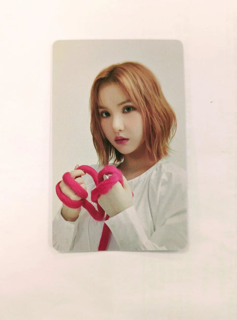 OFFICIAL PHOTOCARD GFRIEND Album LABYRINTH ( BLUE VER.) - Pig Rabbit Shop Kpop store Spain