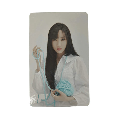 OFFICIAL PHOTOCARD GFRIEND Album LABYRINTH ( BLUE VER.) - Pig Rabbit Shop Kpop store Spain