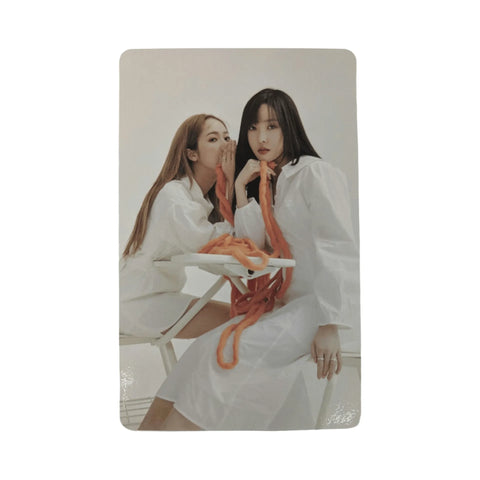 OFFICIAL PHOTOCARD GFRIEND Album LABYRINTH ( BLUE VER.) - Pig Rabbit Shop Kpop store Spain