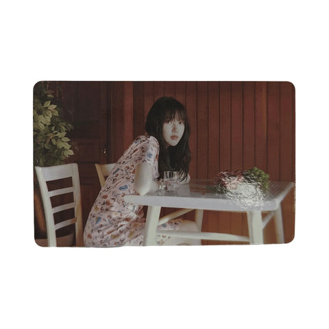 OFFICIAL PHOTOCARD GFRIEND Album LABYRINTH ( PURPLE VER.) - Pig Rabbit Shop Kpop store Spain