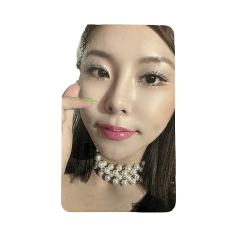 OFFICIAL PHOTOCARD Whee In mini album vol. 2 - Whee - Pig Rabbit Shop Kpop store Spain