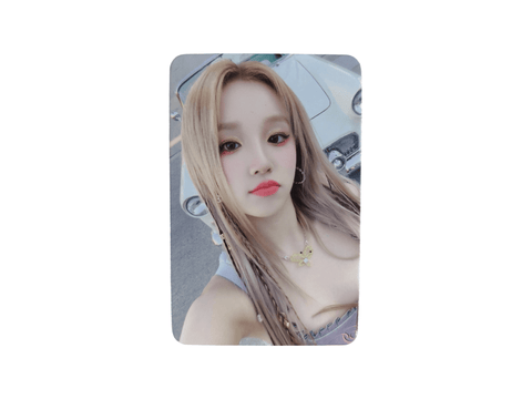 OFFICIAL PHOTOCARD YUQI 1ST MINI ALBUM APPLEMUSIC LUCKY DRAW - Pig Rabbit Shop Kpop store Spain