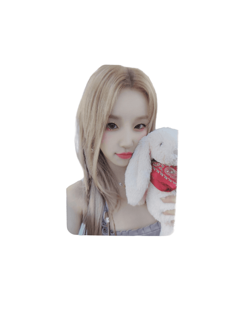 OFFICIAL PHOTOCARD YUQI 1ST MINI ALBUM APPLEMUSIC LUCKY DRAW - Pig Rabbit Shop Kpop store Spain