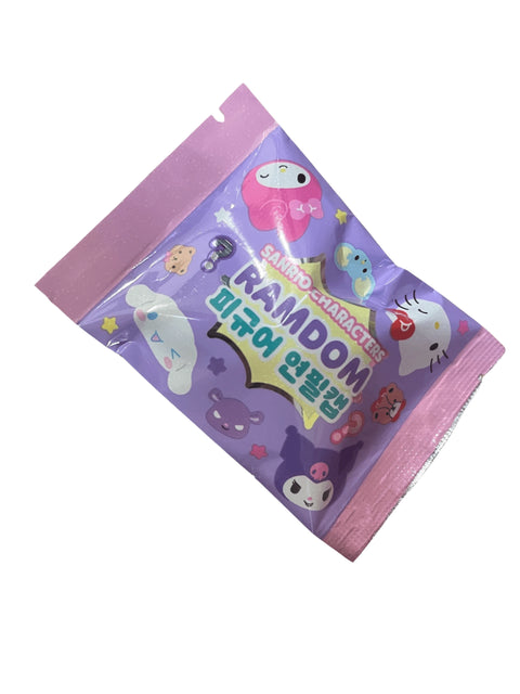 Random sanrio figure + pencil cap - Pig Rabbit Shop Kpop store Spain