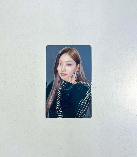 EVERGLOW Mini Album Vol. 3 - RETURN OF THE GIRL [ biker ] Preorder Photocard - Pig Rabbit Shop Kpop store Spain