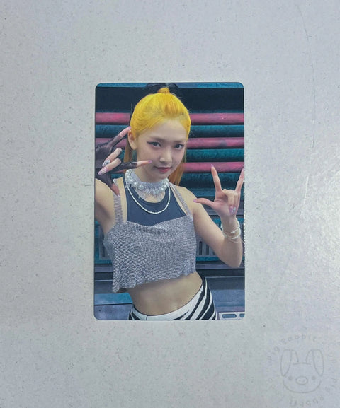 EVERGLOW Mini Album Vol. 3 - RETURN OF THE GIRL [ biker ] Preorder Photocard - Pig Rabbit Shop Kpop store Spain