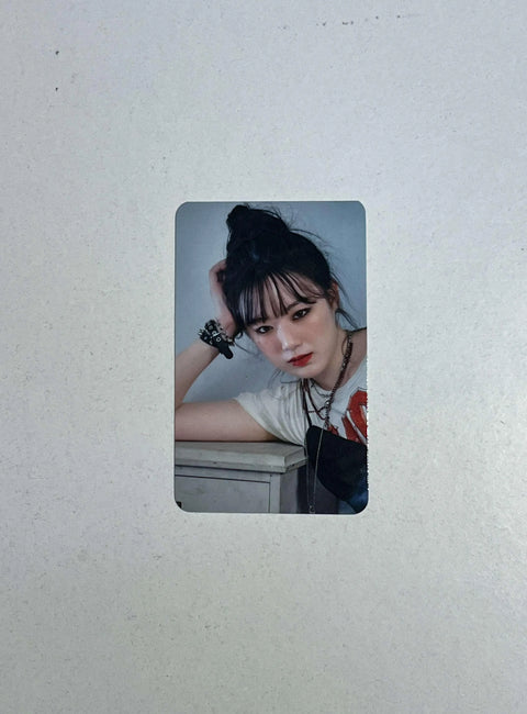 (G)I-DLE Album Vol. 1 - I NEVER DIE Preorder photocard v2 - Pig Rabbit Shop Kpop store Spain