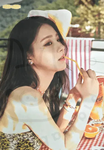 (G)I-DLE - Dumdi dumdi [ Miyeon ] poster - Pig Rabbit Shop Kpop store Spain