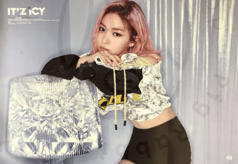 ITZY - It'z icy [ Ryujin ] poster - Pig Rabbit Shop Kpop store Spain