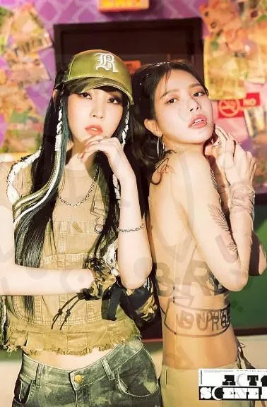 MAMAMOO + 1ST SINGLE ALBUM [ ACT 1, SCENE 1 ] (C) POSTER - Pig Rabbit Shop Kpop store Spain