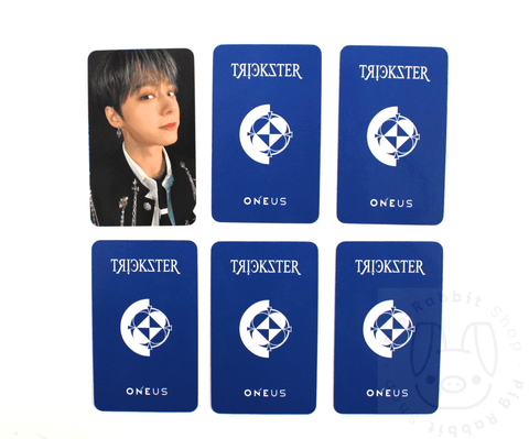 OFFICIAL PHOTOCARD ONEUS 7TH MINI ALBUM – TRICKSTER [POB APPLEMUSIC] (AZUL) - Pig Rabbit Shop Kpop store Spain