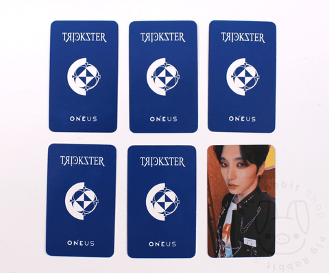 OFFICIAL PHOTOCARD ONEUS 7TH MINI ALBUM – TRICKSTER [POB APPLEMUSIC] (AZUL) - Pig Rabbit Shop Kpop store Spain