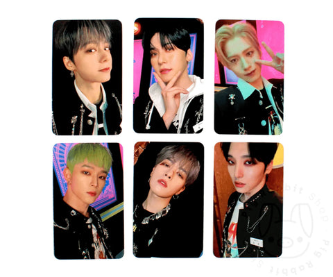 OFFICIAL PHOTOCARD ONEUS 7TH MINI ALBUM – TRICKSTER [POB APPLEMUSIC] (AZUL) - Pig Rabbit Shop Kpop store Spain