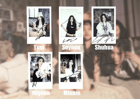 OFFICIAL POLAROID (G)I-DLE – I feel - Pig Rabbit Shop Kpop store Spain