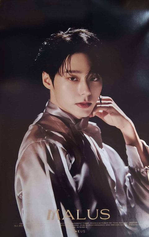 ONEUS Mini Album Vol. 8 - MALUS ( Hwangwoong ) poster - Pig Rabbit Shop Kpop store Spain