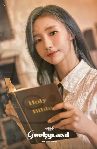 PURPLE KISS Mini Album Vol. 4 - Geekyland (Digipack Ver.) [ Ji Eun ] poster - Pig Rabbit Shop Kpop store Spain